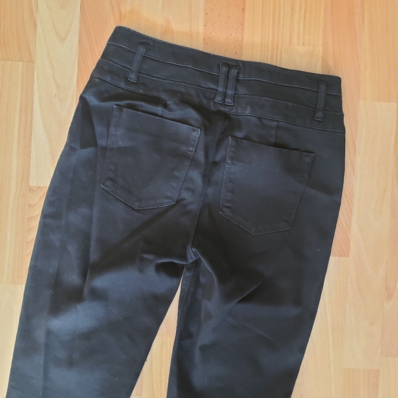 Black high waisted jeans multiple buttons - Picture 3 of 3